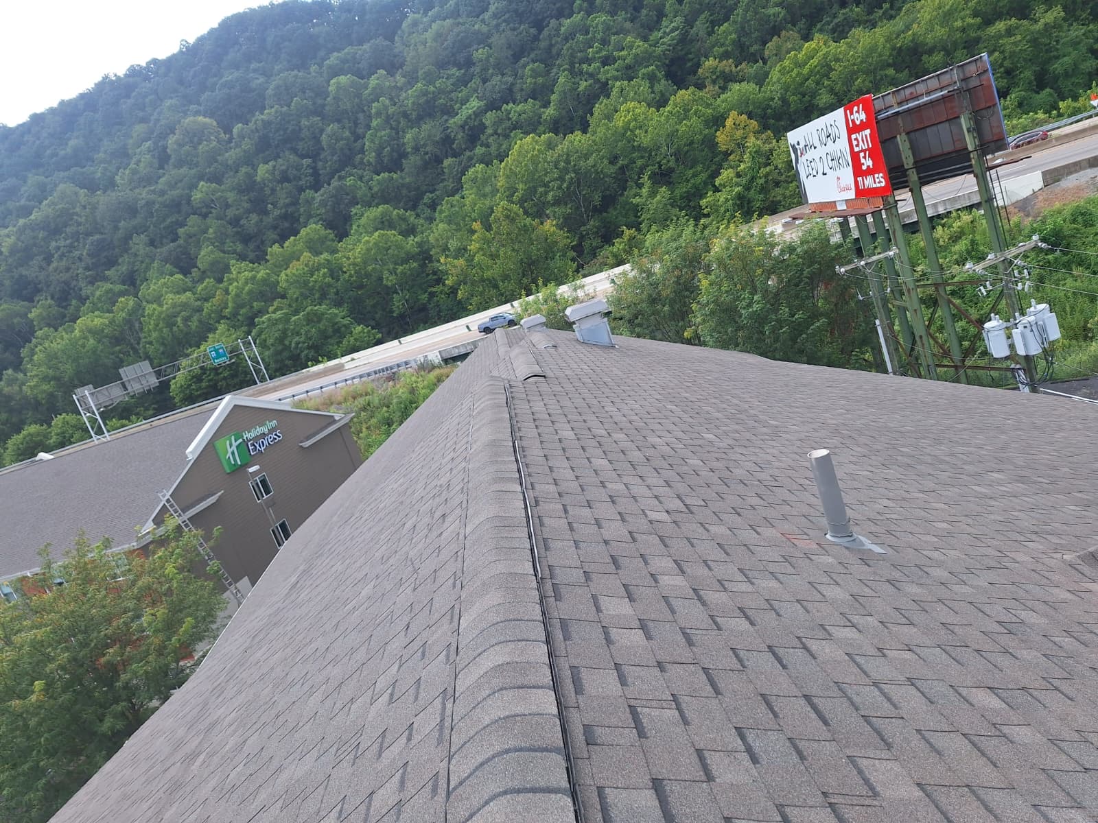 Labor USA roofing work