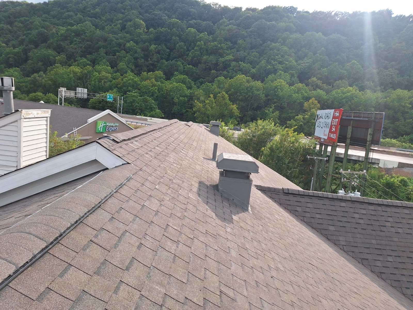 Labor USA roofing work