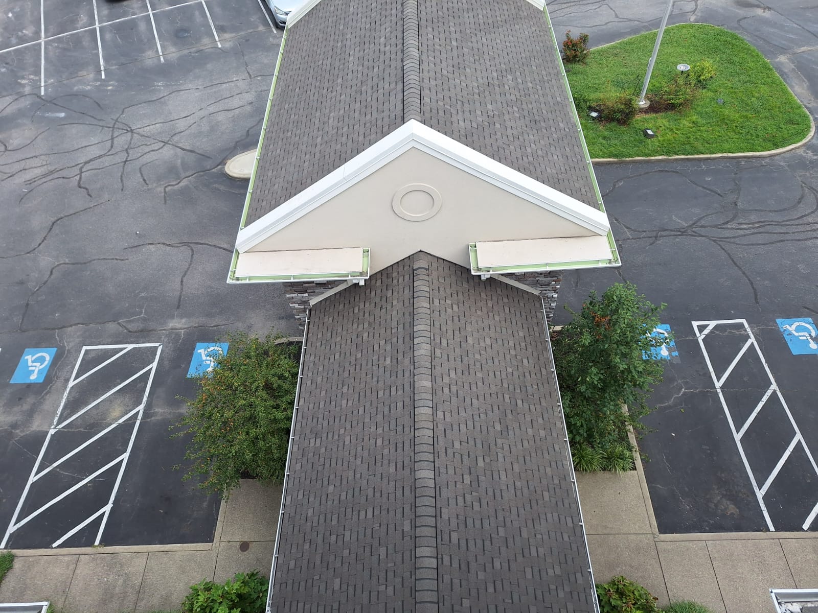Labor USA roofing work